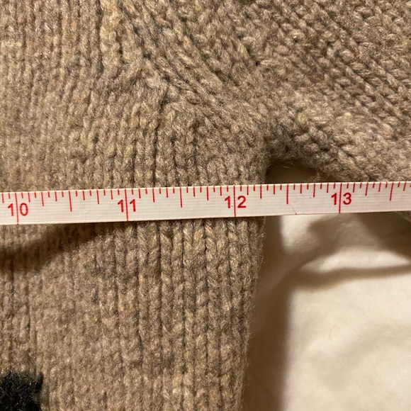 Aritizia Sweater - Picture 5 of 10